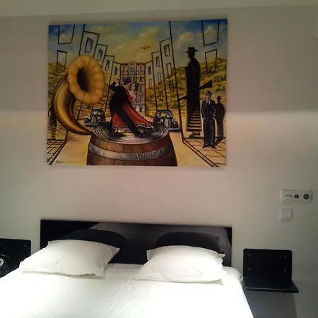 Grey Hotel 3*